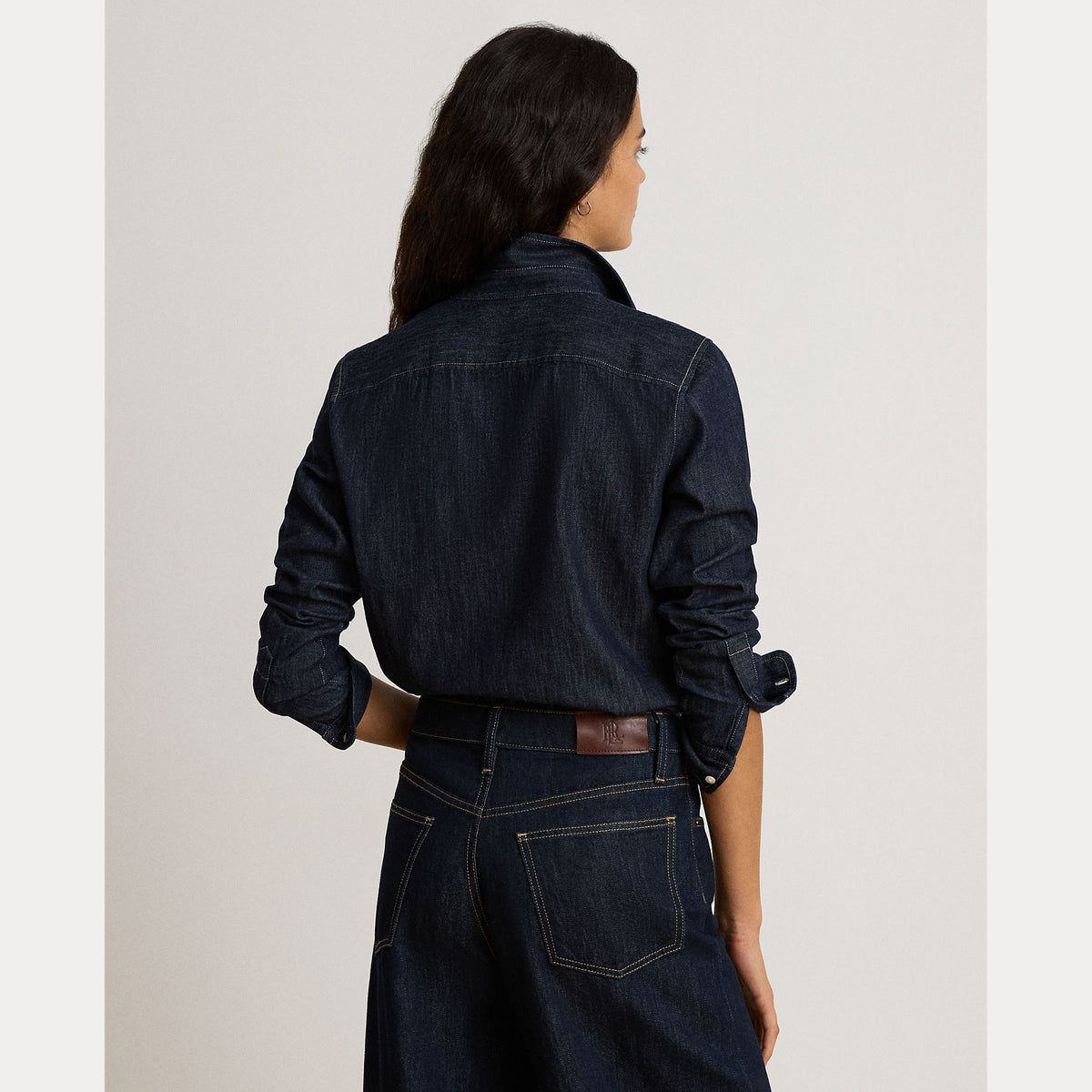 CAMICIA IN JEANS DALLA VESTIBILITÀ CLASSICA