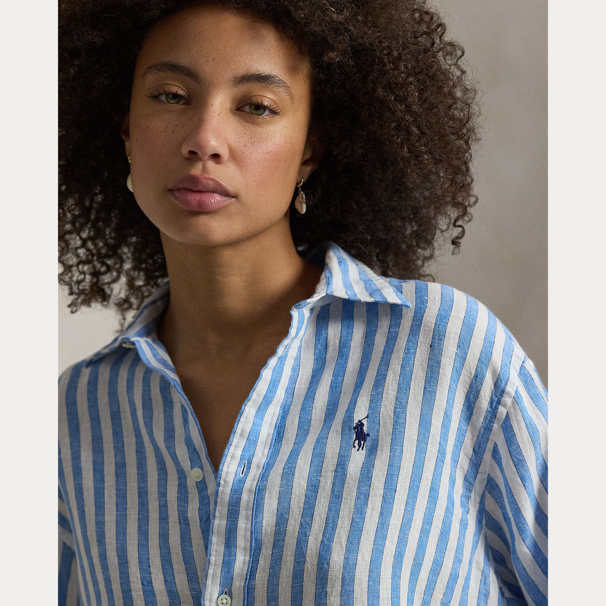 CAMICIA IN LINO A RIGHE LARGA E CORTA
