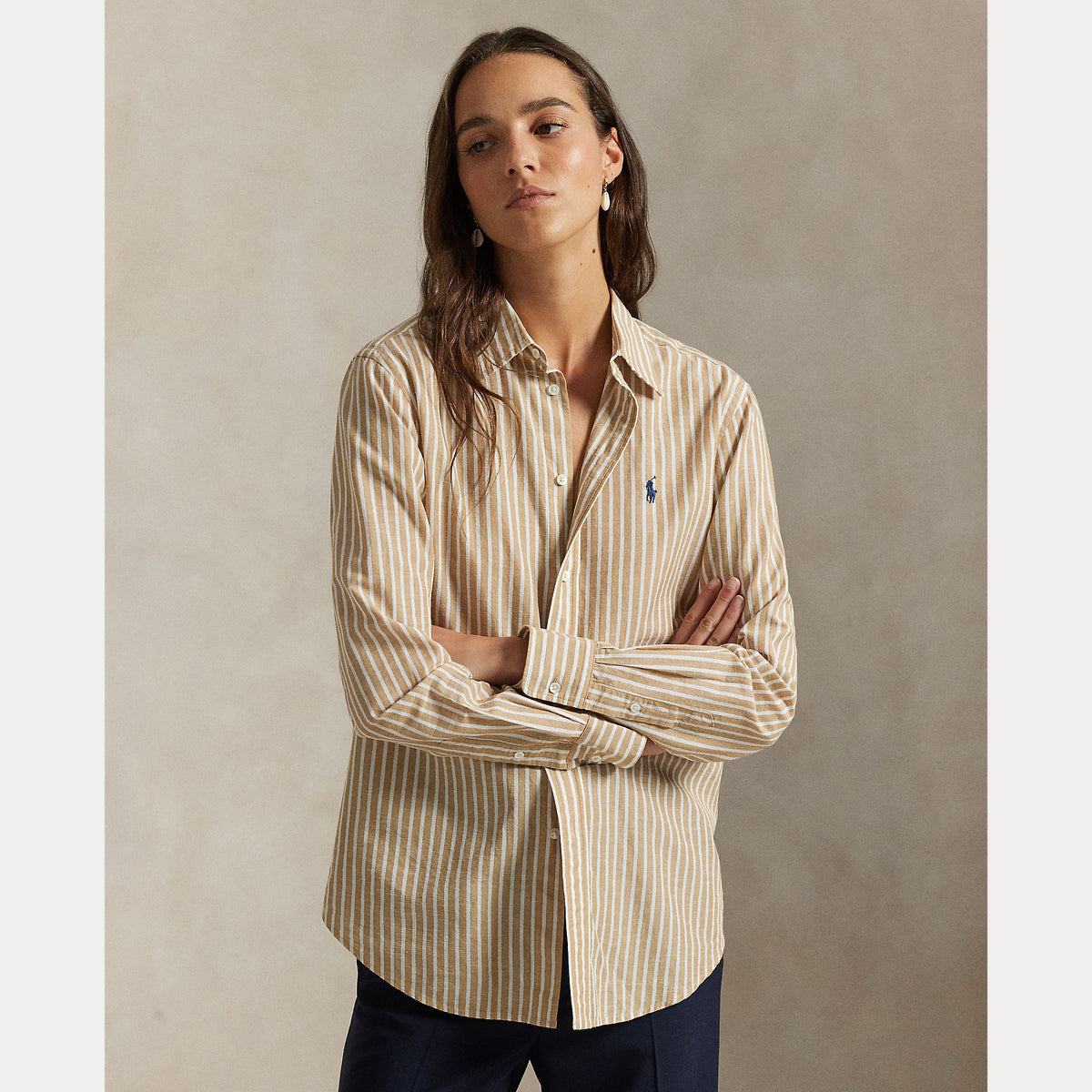 CAMICIA IN COTONE E LINO A RIGHE DAL VESTITO CLASSICO