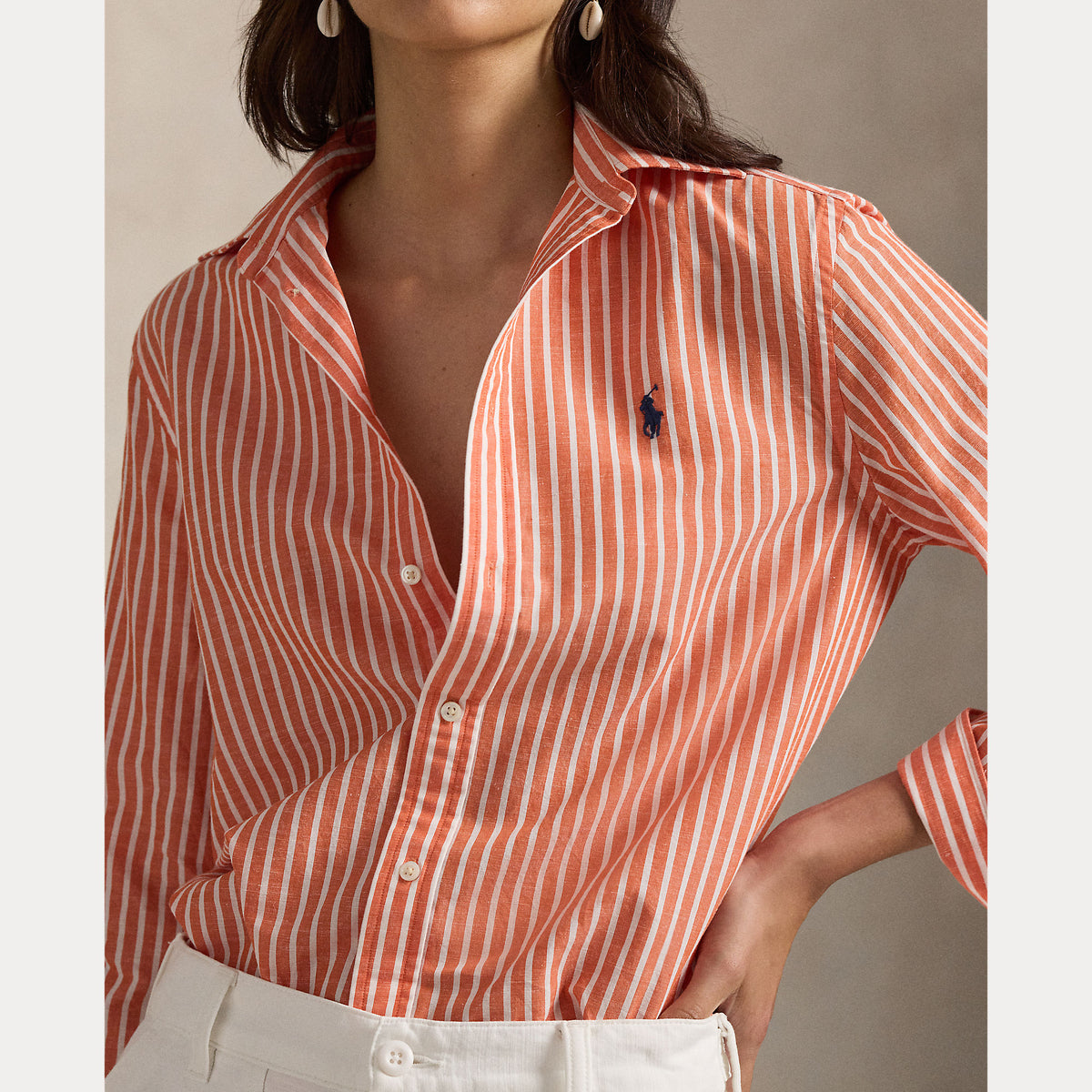 CAMICIA IN COTONE E LINO A RIGHE DAL VESTITO CLASSICO