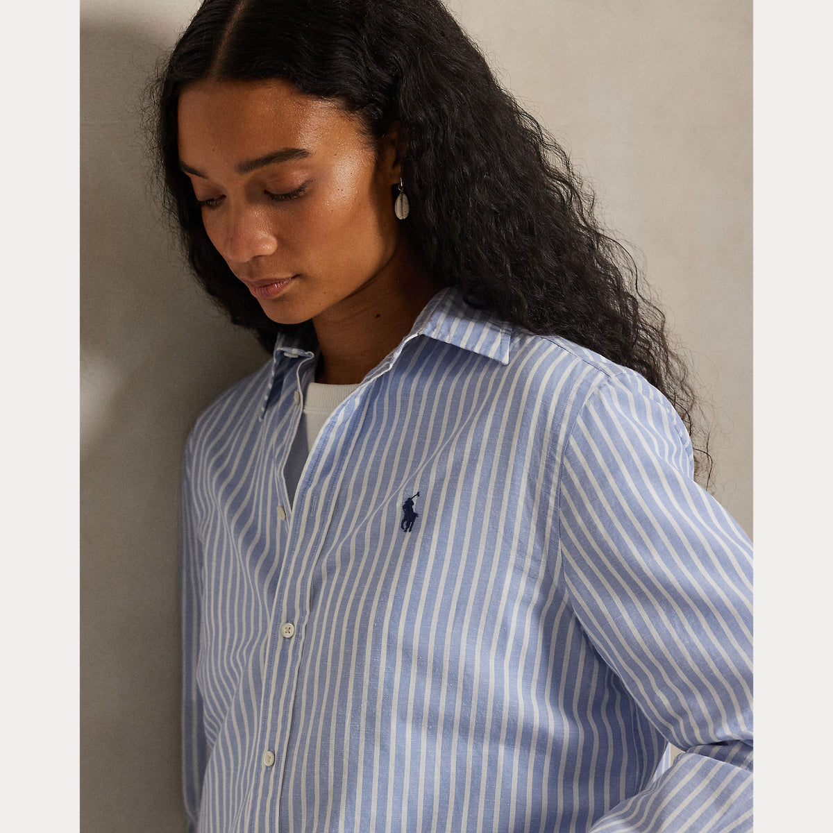 CAMICIA IN COTONE E LINO A RIGHE DAL VESTITO CLASSICO