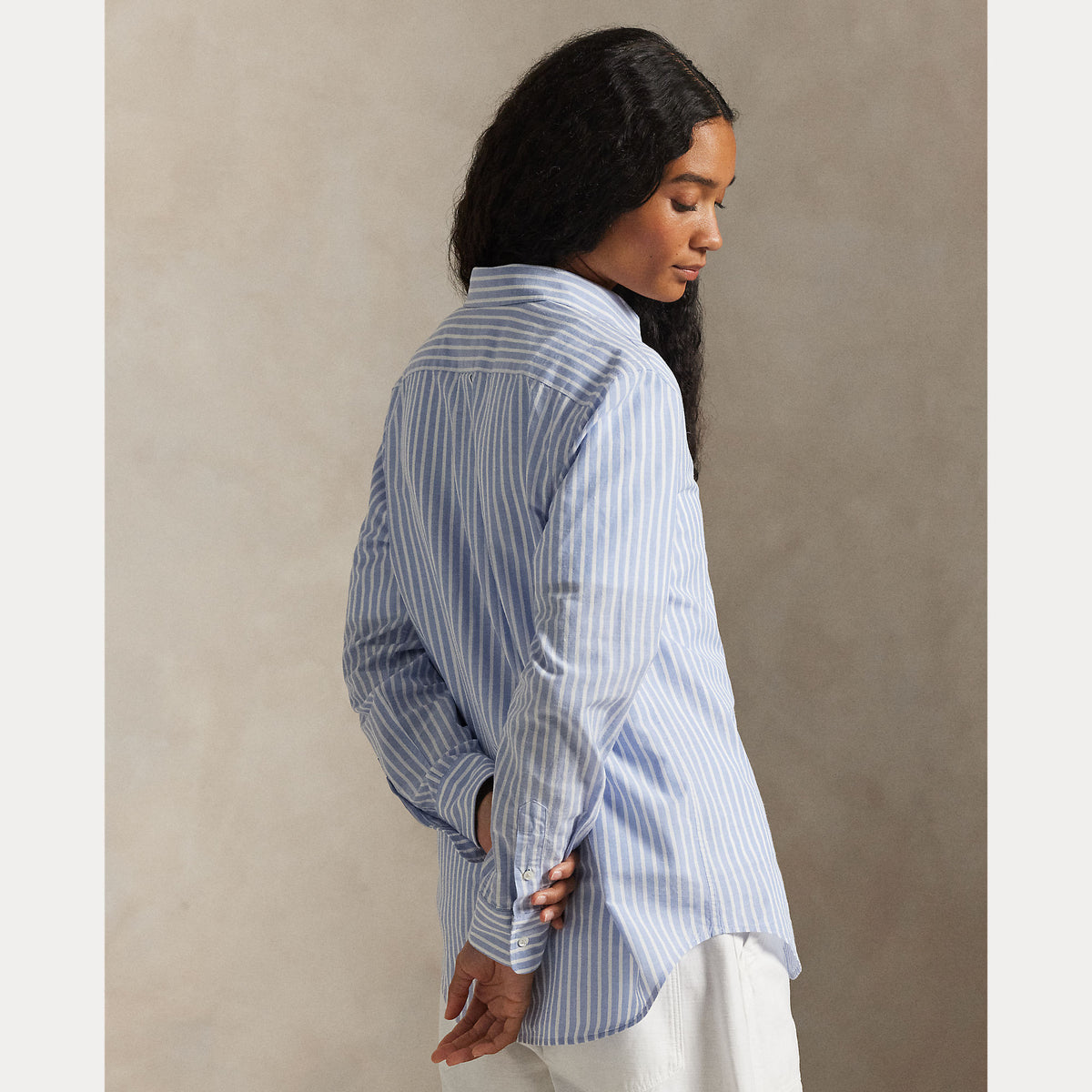CAMICIA IN COTONE E LINO A RIGHE DAL VESTITO CLASSICO