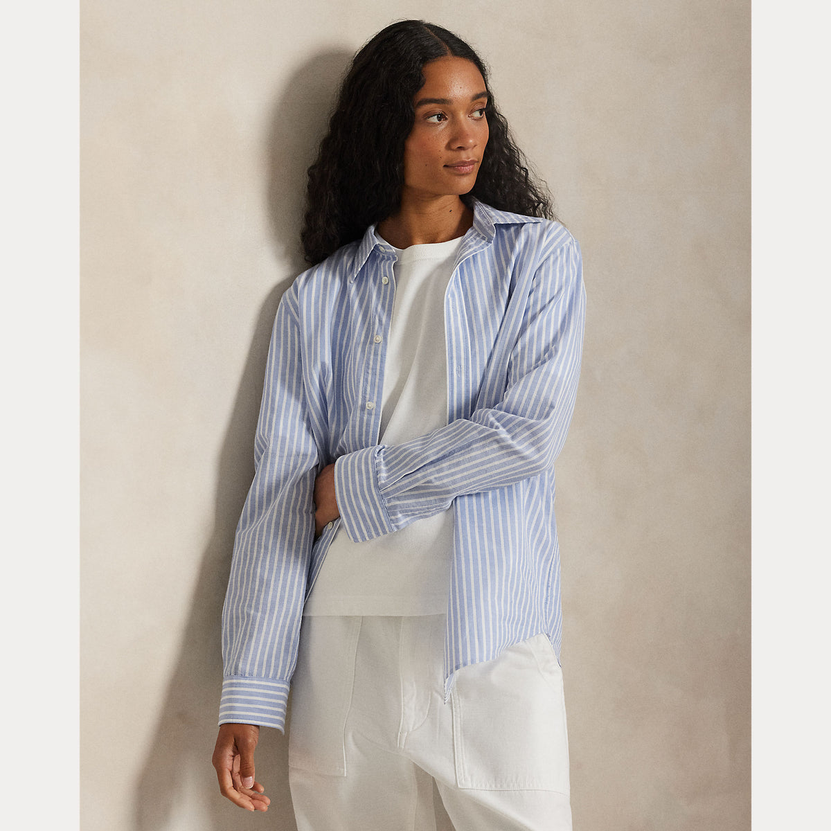 CAMICIA IN COTONE E LINO A RIGHE DAL VESTITO CLASSICO