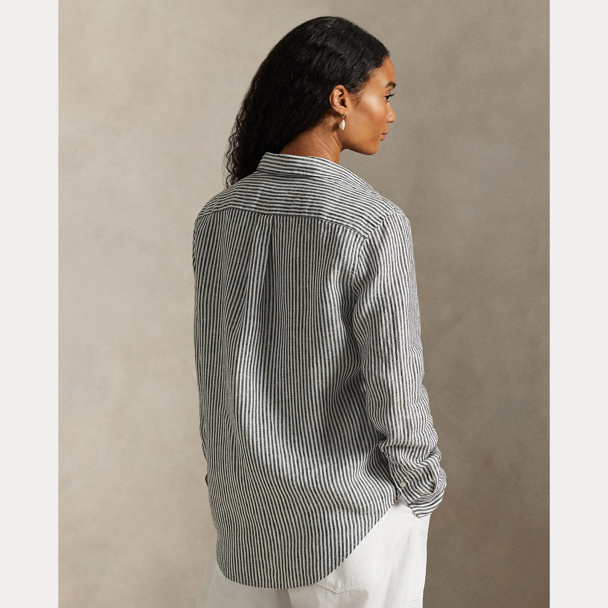 CAMICIA IN LINO A RIGHE DAL VESTIBILITÀ CLASSICA