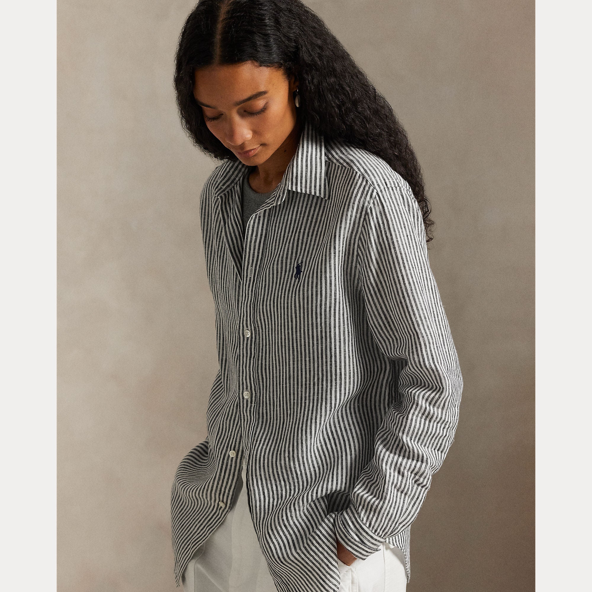 CAMICIA IN LINO A RIGHE DAL VESTIBILITÀ CLASSICA