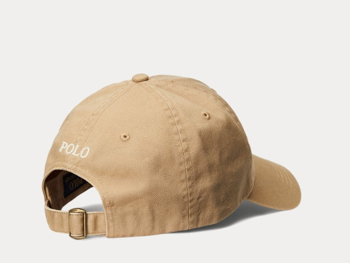 L'ICONICO CAPPELLINO IN COTONE CHINO