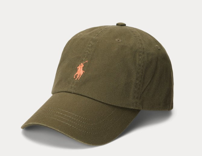 L'ICONICO CAPPELLINO IN COTONE CHINO
