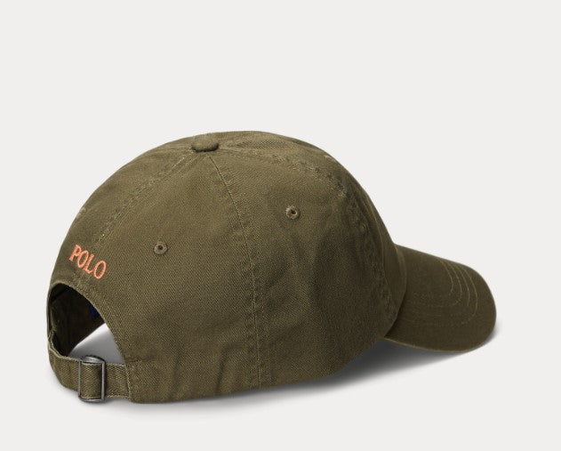 L'ICONICO CAPPELLINO IN COTONE CHINO
