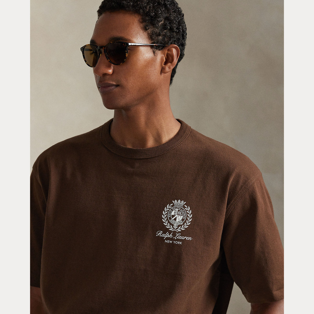 T-SHIRT IN JERSEY DALLA VESTIBILITÀ COMODA CON STAMPA GRAFICA