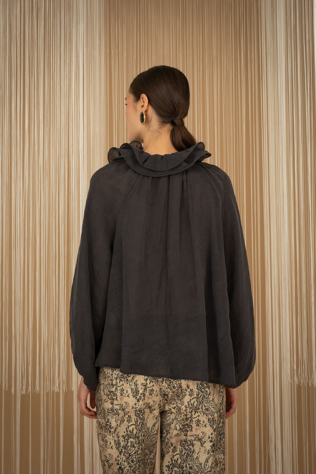 Camicia arriccio/volant sul davanti