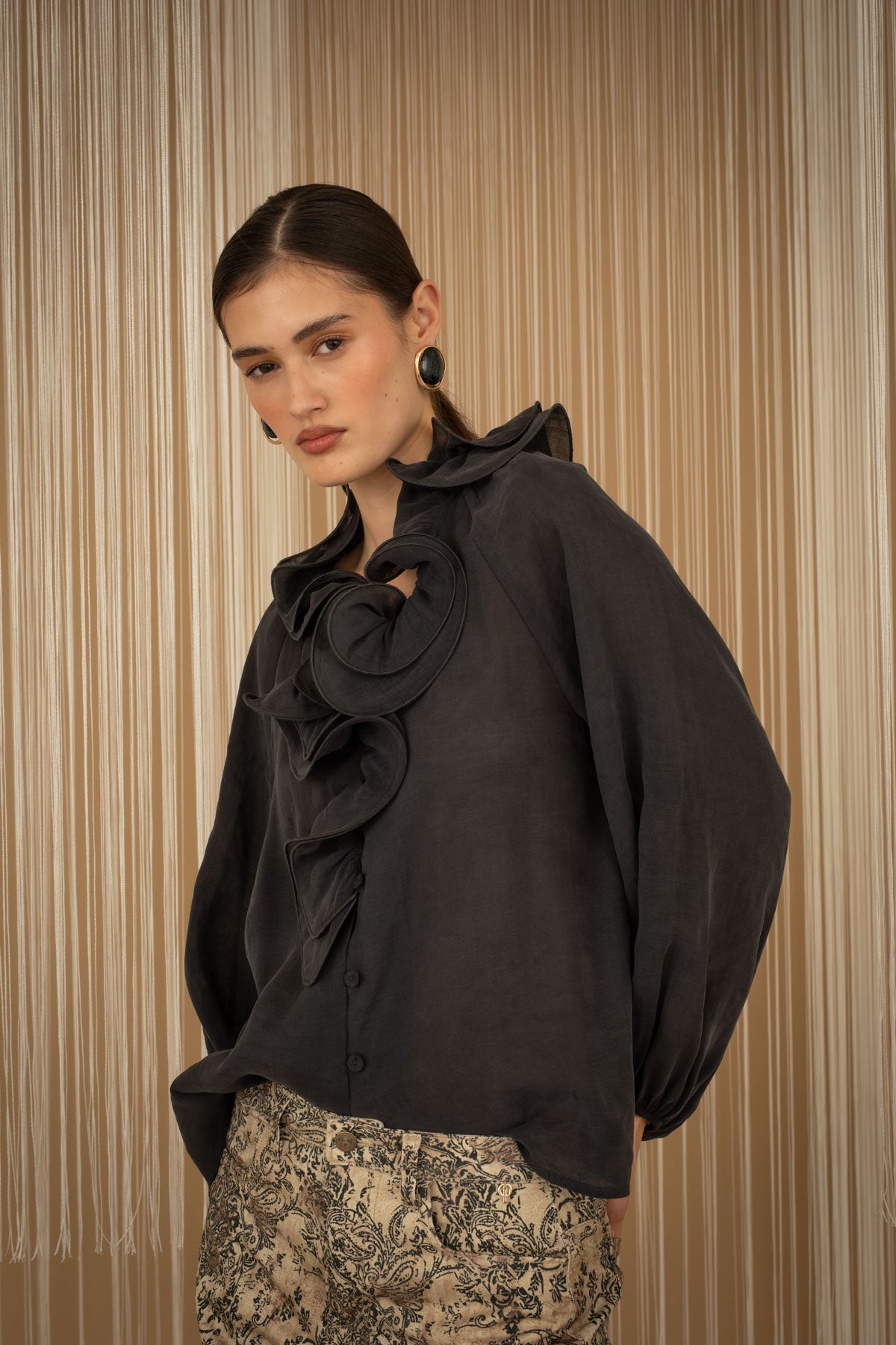 Camicia arriccio/volant sul davanti