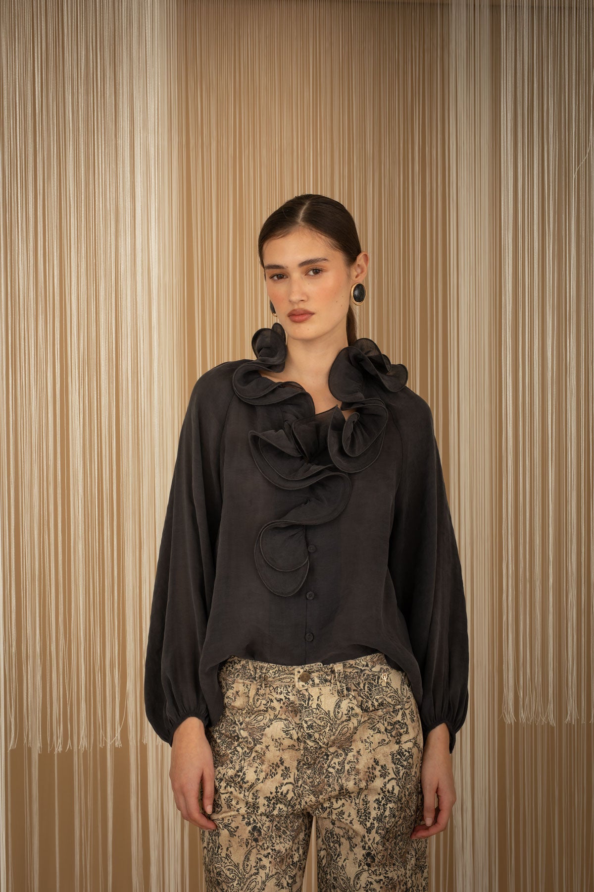 Camicia arriccio/volant sul davanti