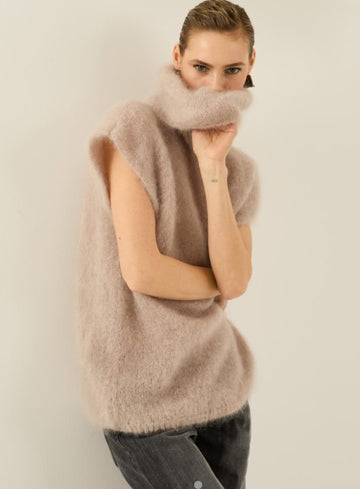 Maglia in mohair con collo a cratere