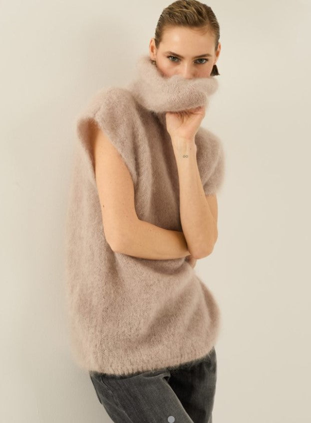 Maglia in mohair con collo a cratere