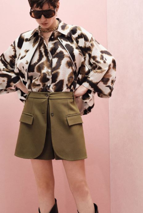Skorts con tasche frontali e chiusura multipla