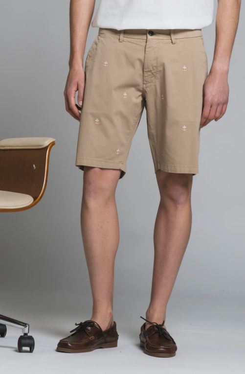 REY STILL CHINO SHORT IN TWILL CON RICAMO