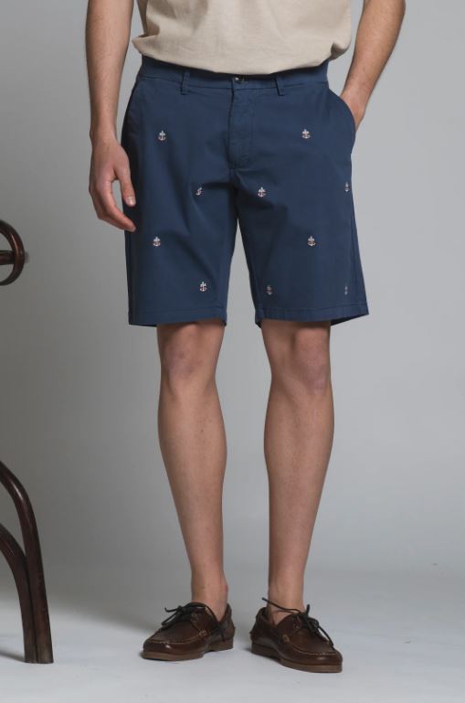 REY STILL CHINO SHORT IN TWILL CON RICAMO