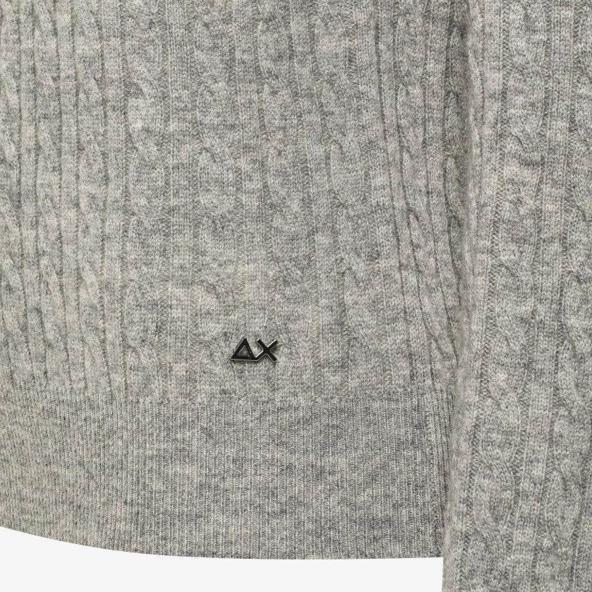 Maglia girocollo in lana a trecce