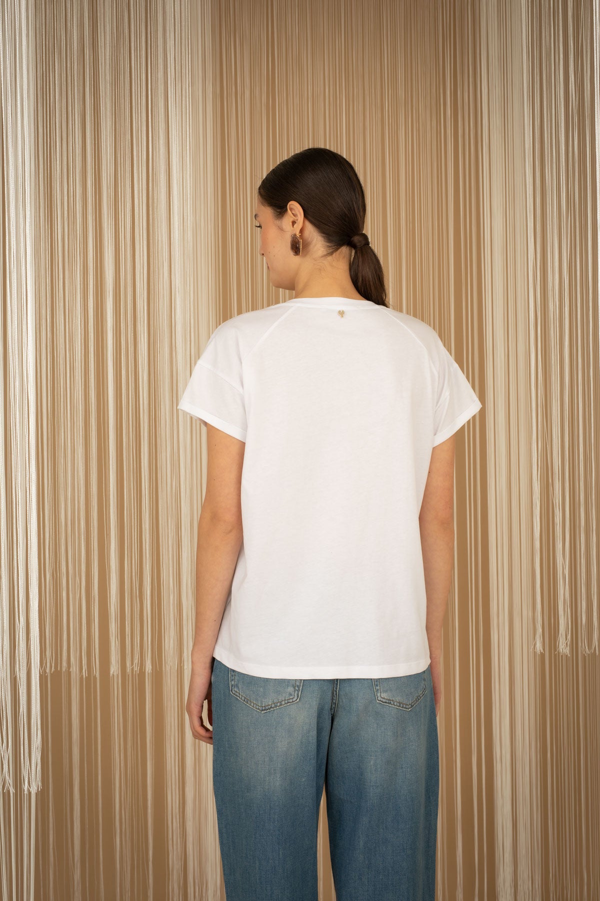 t-shirt scollo a v