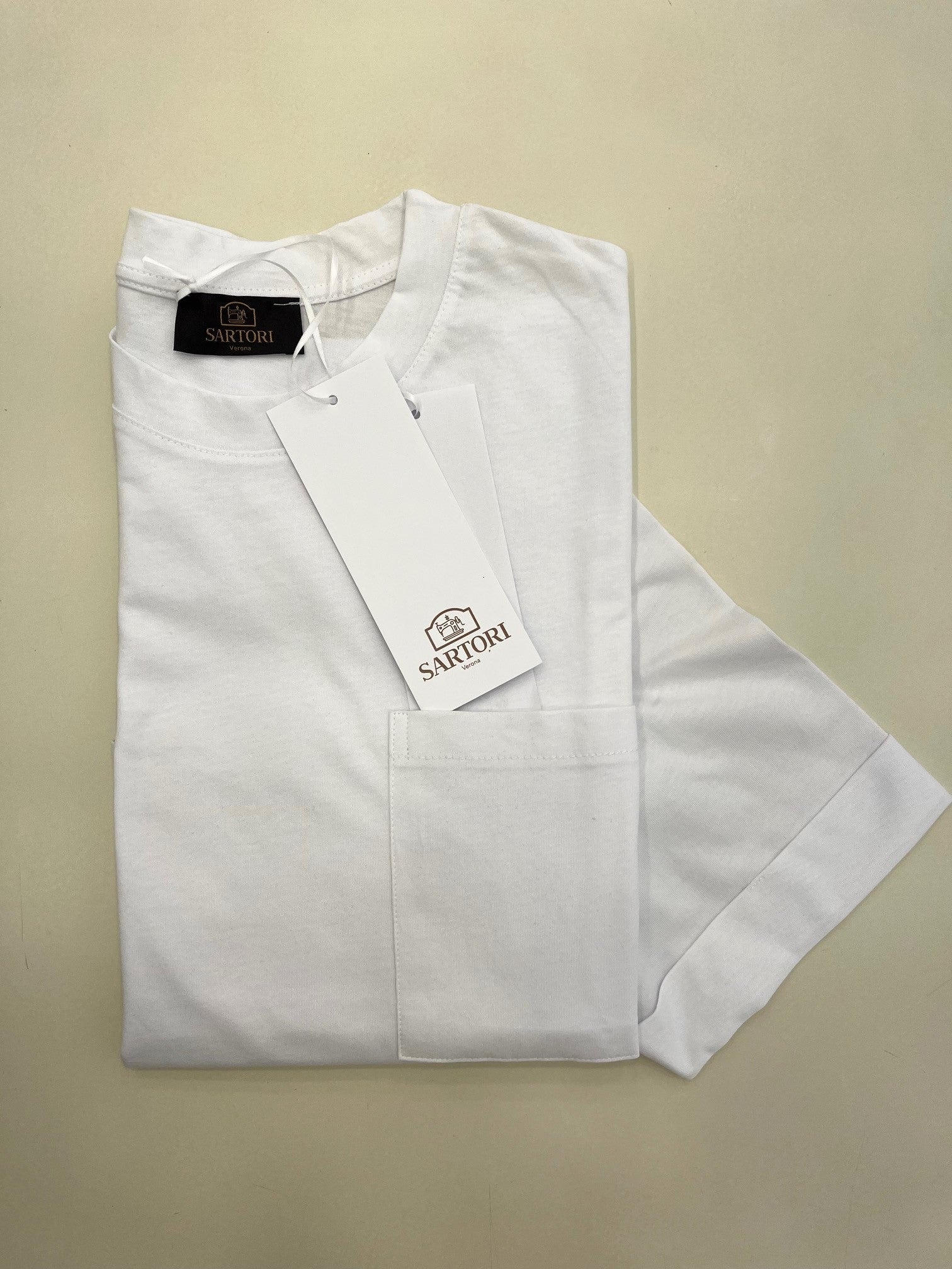 T-shirt oversize con taschino