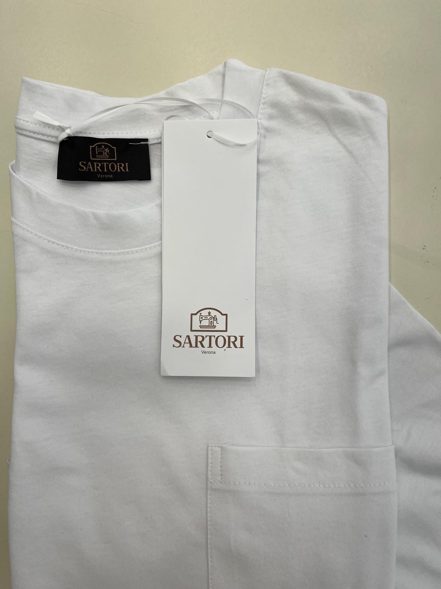 T-shirt oversize con taschino