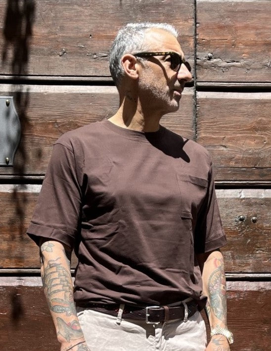 T-shirt oversize con taschino