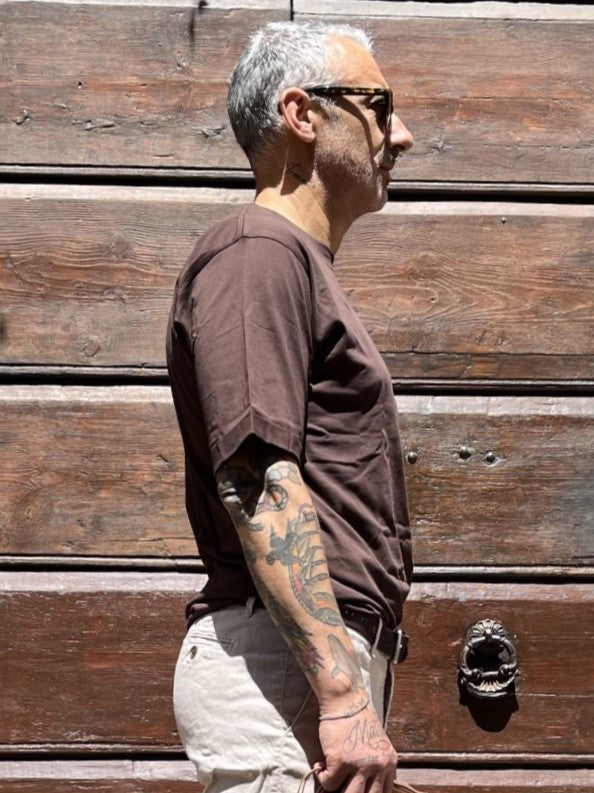T-shirt oversize con taschino
