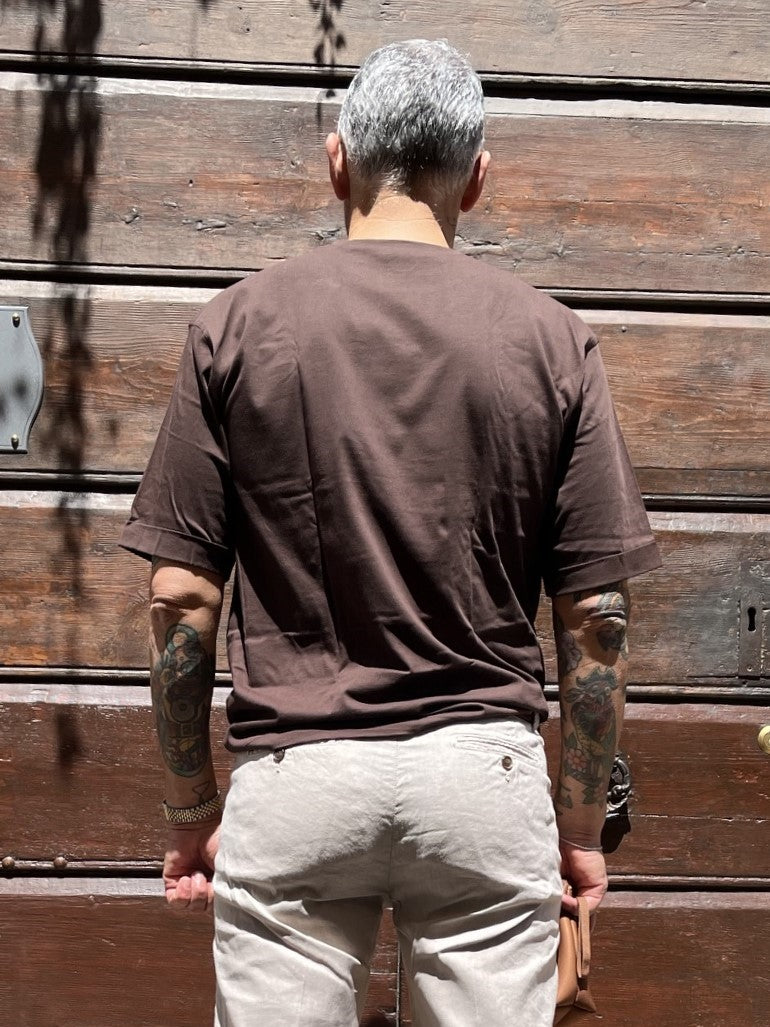 T-shirt oversize con taschino