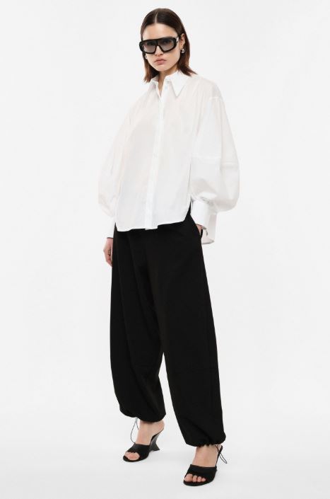 Pantaloni ampi con coulisse al fondo