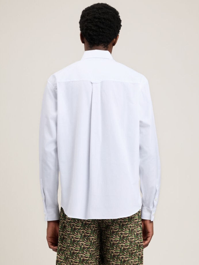 camicia con logo sul collo