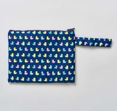 Pochette  in tessuto con stampa paperelle multicolor