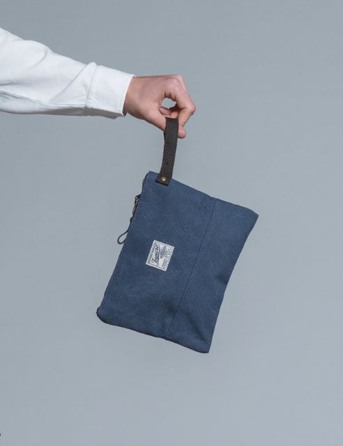 SOHO CLUTCH BAG IN CANVAS
