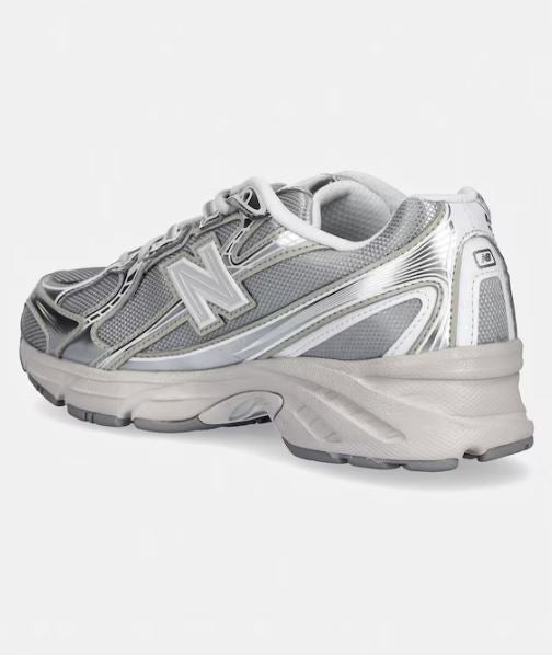 New Balance 740
