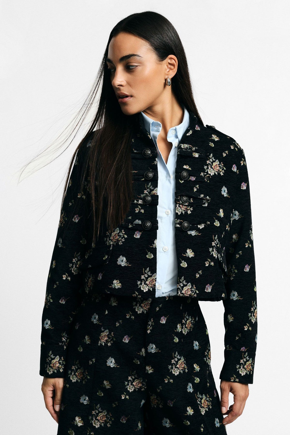 Giacca camicia cropped fantasia floreale bottoni