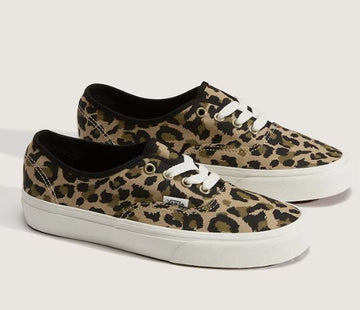 Vans
AUTHENTIC